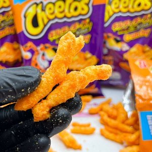 Cheetos Crunchy Pizza &amp; Cheese 65g - Японские Кранчи Читос пицца пепперони с сыром