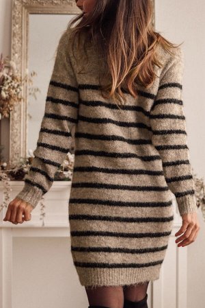 Бежевое полосатое платье-свитер с жемчужными пуговицами