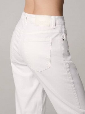 Белые джинсы mom c высокой посадкой
