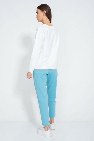Костюм Костюм Kivviwear 30983109/10 голубой 
Состав: Хлопок-92%; Эластан-8%;
Сезон: Лето
Рост: 170

Спортивный костюм из нежного хлопка с актуальными и современными принтами - это отличный выбор для 
