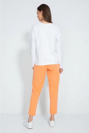 Костюм Костюм Kivviwear 30983109/09 морковный 
Состав: Хлопок-92%; Эластан-8%;
Сезон: Лето
Рост: 170

Спортивный костюм из нежного хлопка с актуальными и современными принтами - это отличный выбор дл