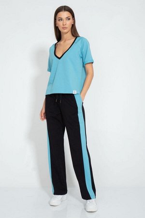 Костюм Костюм Kivviwear 403823063101 голубой 
Сезон: Лето
Рост: 170

Легкий и стильный костюм для летнего сезона, а так же для занятий спортом. Футболка с V-образным вырезом и рукавом реглан подчерки