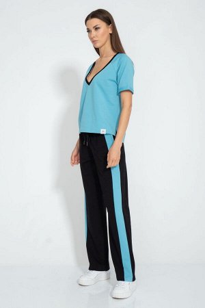 Костюм Костюм Kivviwear 403823063101 голубой 
Сезон: Лето
Рост: 170

Легкий и стильный костюм для летнего сезона, а так же для занятий спортом. Футболка с V-образным вырезом и рукавом реглан подчерки