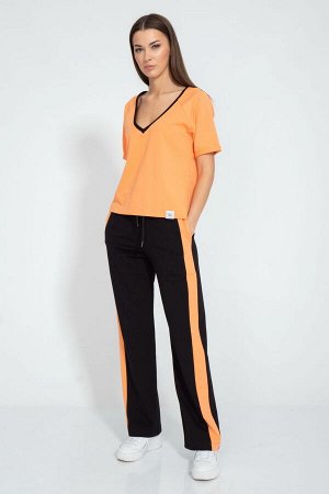 Костюм Костюм Kivviwear 403823063103 морковный 
Сезон: Лето
Рост: 170

Легкий и стильный костюм для летнего сезона, а так же для занятий спортом. Футболка с V-образным вырезом и рукавом реглан подчер
