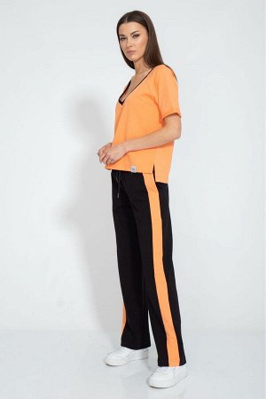 Костюм Костюм Kivviwear 403823063103 морковный 
Сезон: Лето
Рост: 170

Легкий и стильный костюм для летнего сезона, а так же для занятий спортом. Футболка с V-образным вырезом и рукавом реглан подчер