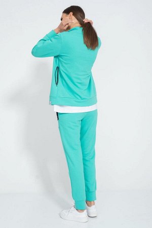 Костюм Костюм Kivviwear 3048305101 бенеттон 
Состав: ПЭ-15%; Хлопок-85%;
Сезон: Осень-Зима
Рост: 170

Спортивный костюм из трехниточного футера высшего качества с карманами на молнии. Костюм состоит 