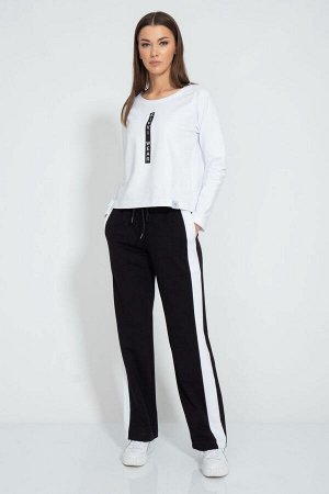 Костюм Костюм Kivviwear 30613063101 белыйчерный 
Состав: Хлопок-92%; Эластан-8%;
Сезон: Осень-Зима
Рост: 170

Женский костюм, состоящий из лонгслива с круглым вырезом, рукавом реглан и принтом и брюк