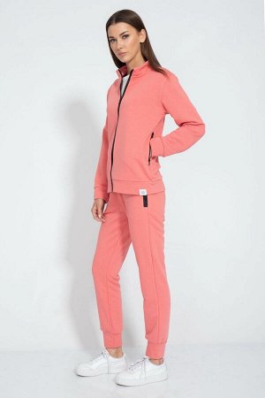 Костюм Костюм Kivviwear 3048305105 коралловый 
Состав: ПЭ-15%; Хлопок-85%;
Сезон: Осень-Зима
Рост: 170

Спортивный костюм из трехниточного футера высшего качества с карманами на молнии. Костюм состои