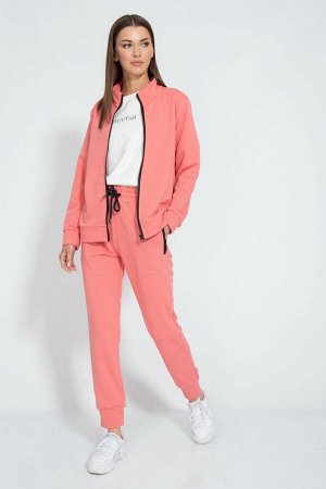 Костюм Костюм Kivviwear 3048305105 коралловый 
Состав: ПЭ-15%; Хлопок-85%;
Сезон: Осень-Зима
Рост: 170

Спортивный костюм из трехниточного футера высшего качества с карманами на молнии. Костюм состои