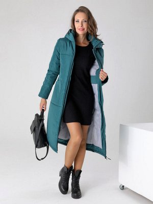 Пальто Длинное зимнее пальто  прямого силуэта с втачными рукавами подходит для девушек и женщин разной возрастной категории. Легкое приталивание можно осуществить с помощью затяжки по спинке. Воротник