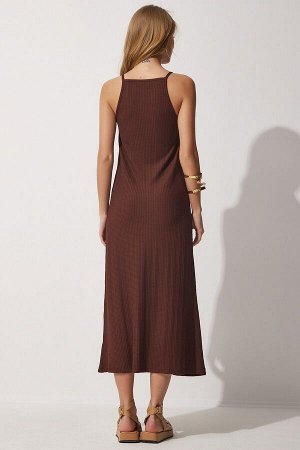 Женское коричневое летнее длинное трикотажное платье на бретелях DZ00078