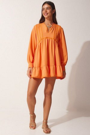 Женское оранжевое платье-туника с деталями из гипюра FN03076