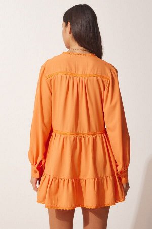 Женское оранжевое платье-туника с деталями из гипюра FN03076