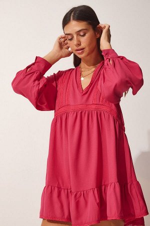 Женское темно-розовое платье-туника с деталями из гипюра FN03076