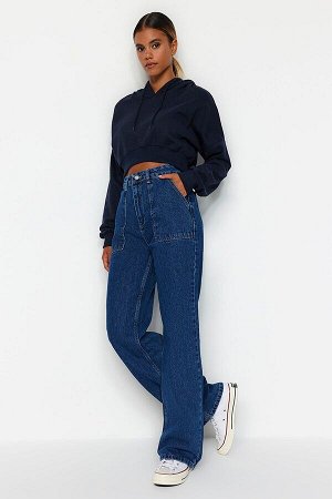 широкие джинсы с завышенной талией и детальными карманами