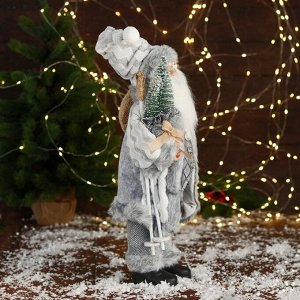 Дед Мороз "Клетчатом жилете и с ёлкой" 45 см, серый