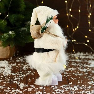 Дед Мороз под ёлку «Зимнее волшебство. Новогодняя игрушка в меховом костюме, с фонариком» двигается, с подсветкой, 28 см, белый