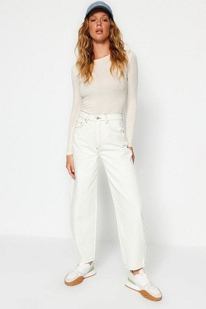 Белые джинсы с высокой талией