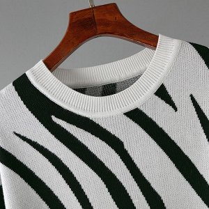 Удлиненный свитер черно-белый