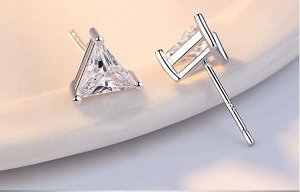 Серьги гвоздики треугольник со стразом стерлинговое серебро