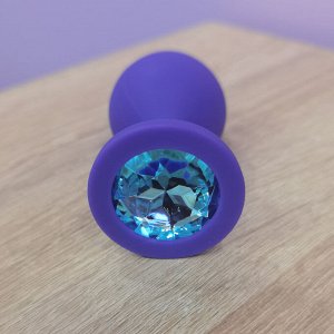 Анальная втулка силиконовая фиолетовая с голубым  кристаллом, M