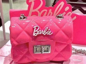 Розовая сумка Барби