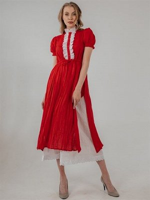 Платье Платье с двойной юбкой и эффектом жатой ткани - это стильное платье, которое добавляет оригинальности и объема вашему образу. Платье из льносодержащей ткани имеет две юбки, одна над другой. Вер
