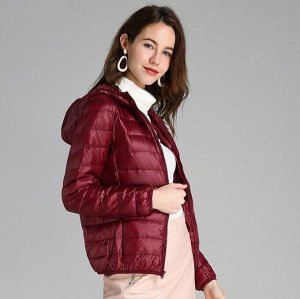 Ультралегкая демисезонная женская куртка с капюшоном, цвет бургунди - БЛАГОРОДНЫЙ, смотрится дорого