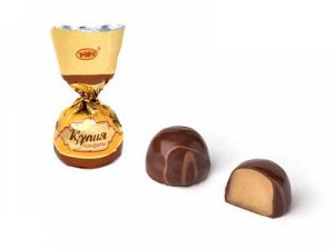 Конфеты Глазированные шоколадной глазурью конфеты, куполообразной формы с рисунком или без него. Корпус состоит из массы типа «тоффи». В 100г продукта содержится:Белков 2,1гЖиров 18,0г Углеводов 67,2г