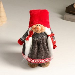 Кукла интерьерная "Бабусечка в длинном красном колпаке и сером платье" 25 см