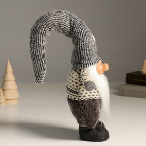 Кукла интерьерная "Дед Мороз в длинном сером колпаке с сердечком" 48 см