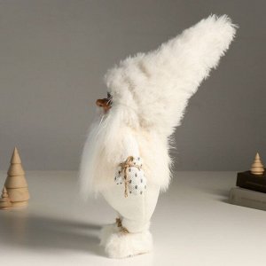 Кукла интерьерная "Дед Мороз в белой мохнатой шубке и колпаке, с фонариком" 43 см