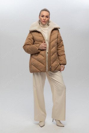 Пальто Куртка с меховой отделкой по полочкам. Уникальная куртка с меховой отделкой по полочкам , отлично сохранит тепло в холодное время года. В ней продумано все до мелочей : стильная матовая ткань, 