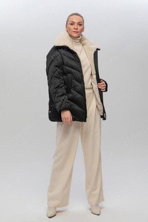 Пальто Куртка с меховой отделкой по полочкам. Уникальная куртка с меховой отделкой по полочкам , отлично сохранит тепло в холодное время года. В ней продумано все до мелочей : стильная матовая ткань, 