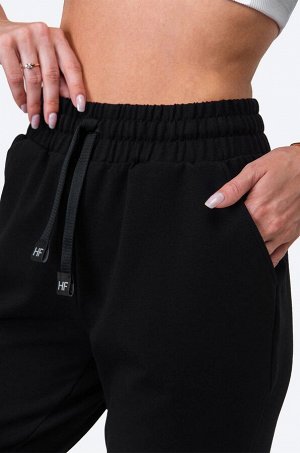 Женские укороченные зауженные брюки из футера