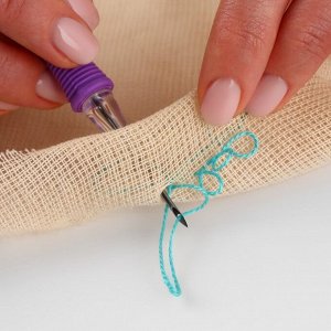 Игла для вышивания, для ковровой техники, d = 1,6 мм, с нитевдевателем, цвет фиолетовый