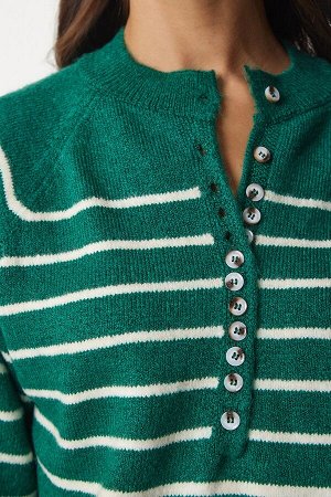 Женский темно-зеленый вязаный свитер цвета экрю с воротником на пуговицах LX00040