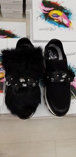 Кроссовки