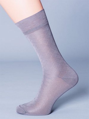 Носки Премиальные мужские носки из мерсеризованного хлопка с просветным узором "сетка и ромбы". Пятка и мысок модели усилены, резинка не сползает и не передавливает ногу.Хлопок 88%, Полиамид 10%, Элас