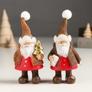 Сувенир полистоун "Дед Мороз в вафельной шубе, колпаке, с подарком/ёлкой" МИКС 5х3,5х11,5 см