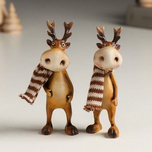 Фигурка полистоун «Лосяш в полосатом коричневом шарфе», 3x3x9.5 см, МИКС