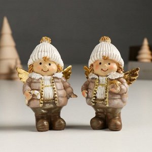 Фигурка полистоун «Малыш-ангел в пуховике и шапке, с леденцом или звездой», золото, 6x4x9 см, МИКС