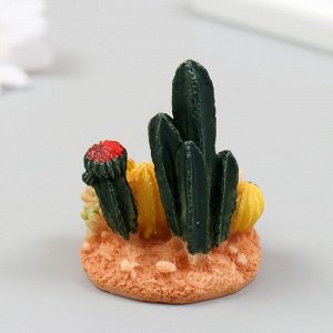 Фигурка для флорариума полистоун «Кактусы на горке», 5x5x7 см