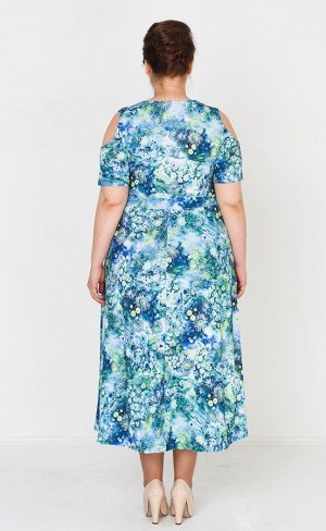 Синий енственное длинное платье, с глубокой "V-образной" горловиной. По плечам расположены фигурные вырезы, что придает оригинальный штрих модели. Красивый рисунок ткани освежает образ и создает роман