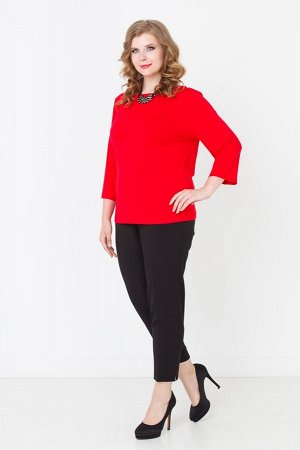 Красный Комфортная блуза с рукавами 3/4, лаконичного фасона из мягкого трикотажа. Модель выполнена из однотонной ткани различных цветов. Блуза станет отличной основой базового гардероба для комплектов