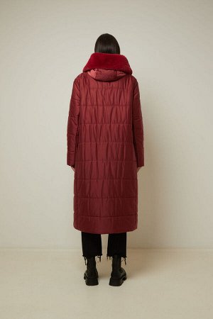 Пальто Рост: 170 Состав: 100%полиэстер. Комплектация пальто. Цвет красный