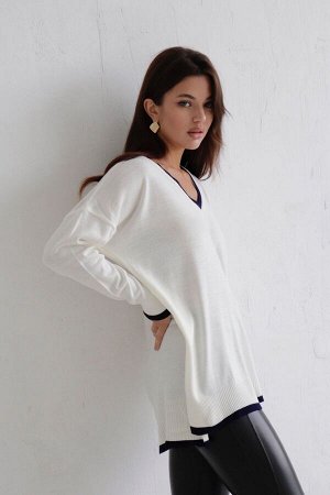Пуловер-оверсайз белый