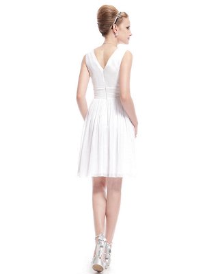 Короткое белое легкое платье