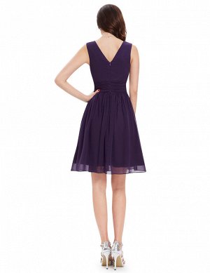 Фиолетовое короткое легкое платье