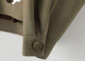 Женское короткое шерстяное пальто с декором из пайеток